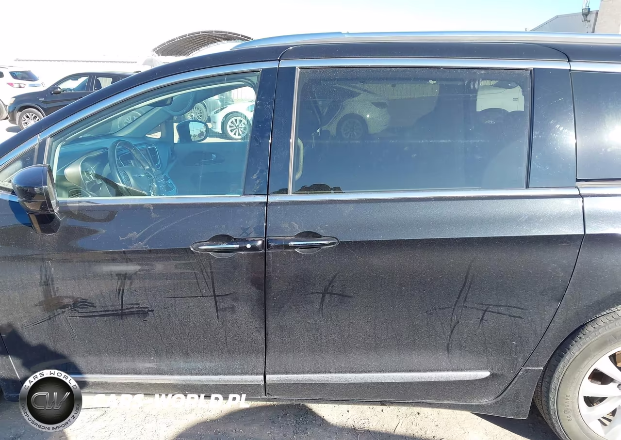 2018 Chrysler Pacifica Touring L VIN:2C4RC1BG1JR278119 - 14