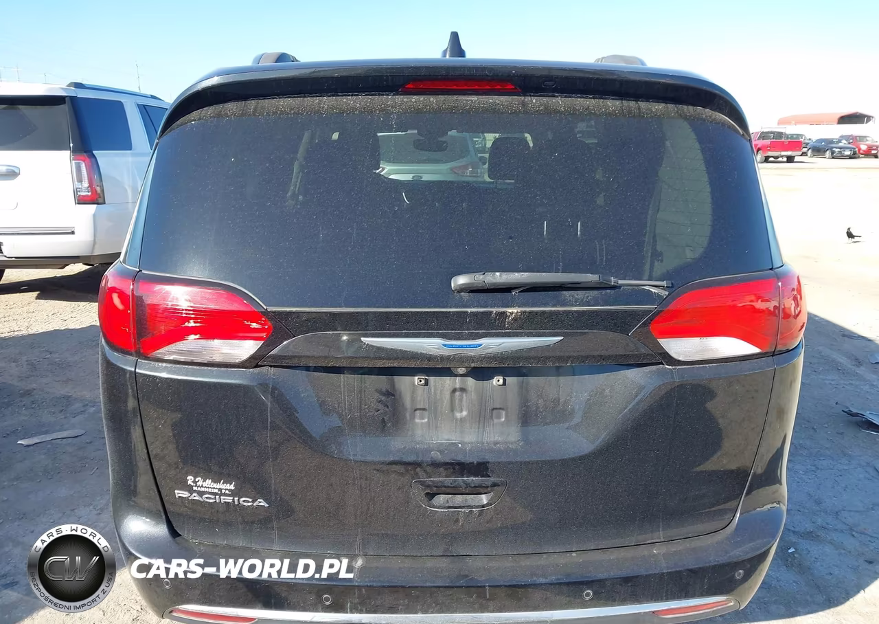 2018 Chrysler Pacifica Touring L VIN:2C4RC1BG1JR278119 - 16