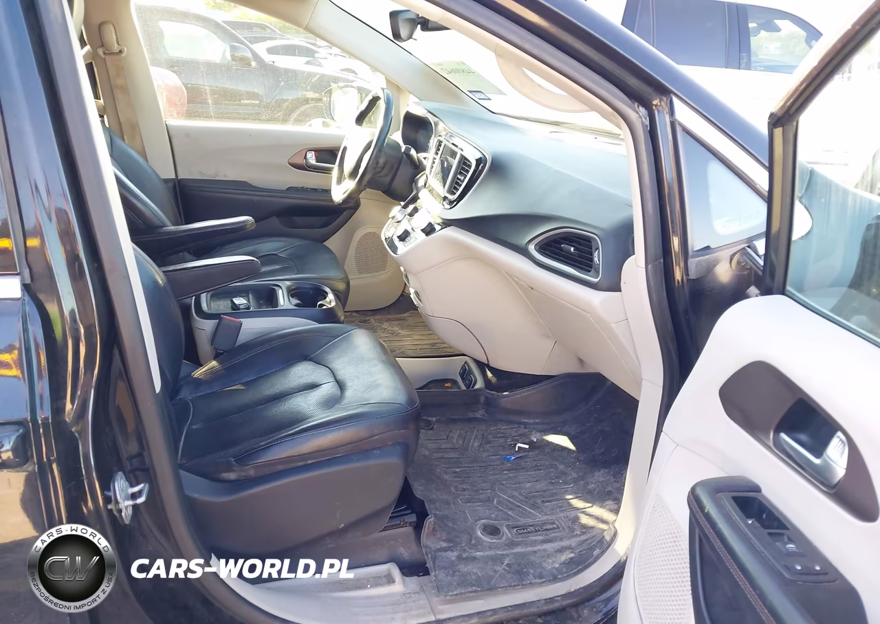 2018 Chrysler Pacifica Touring L VIN:2C4RC1BG1JR278119 - 5