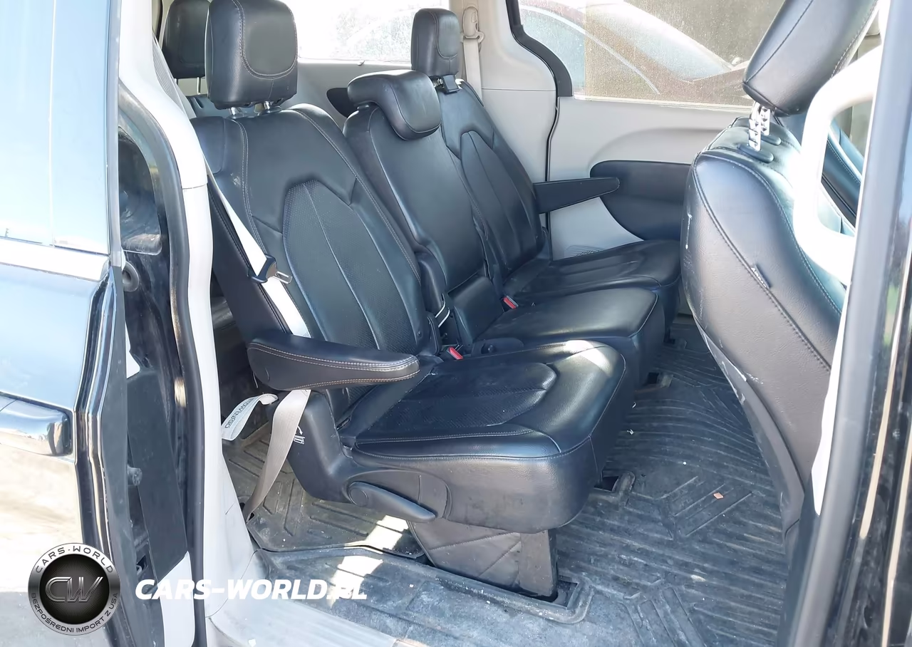 2018 Chrysler Pacifica Touring L VIN:2C4RC1BG1JR278119 - 8