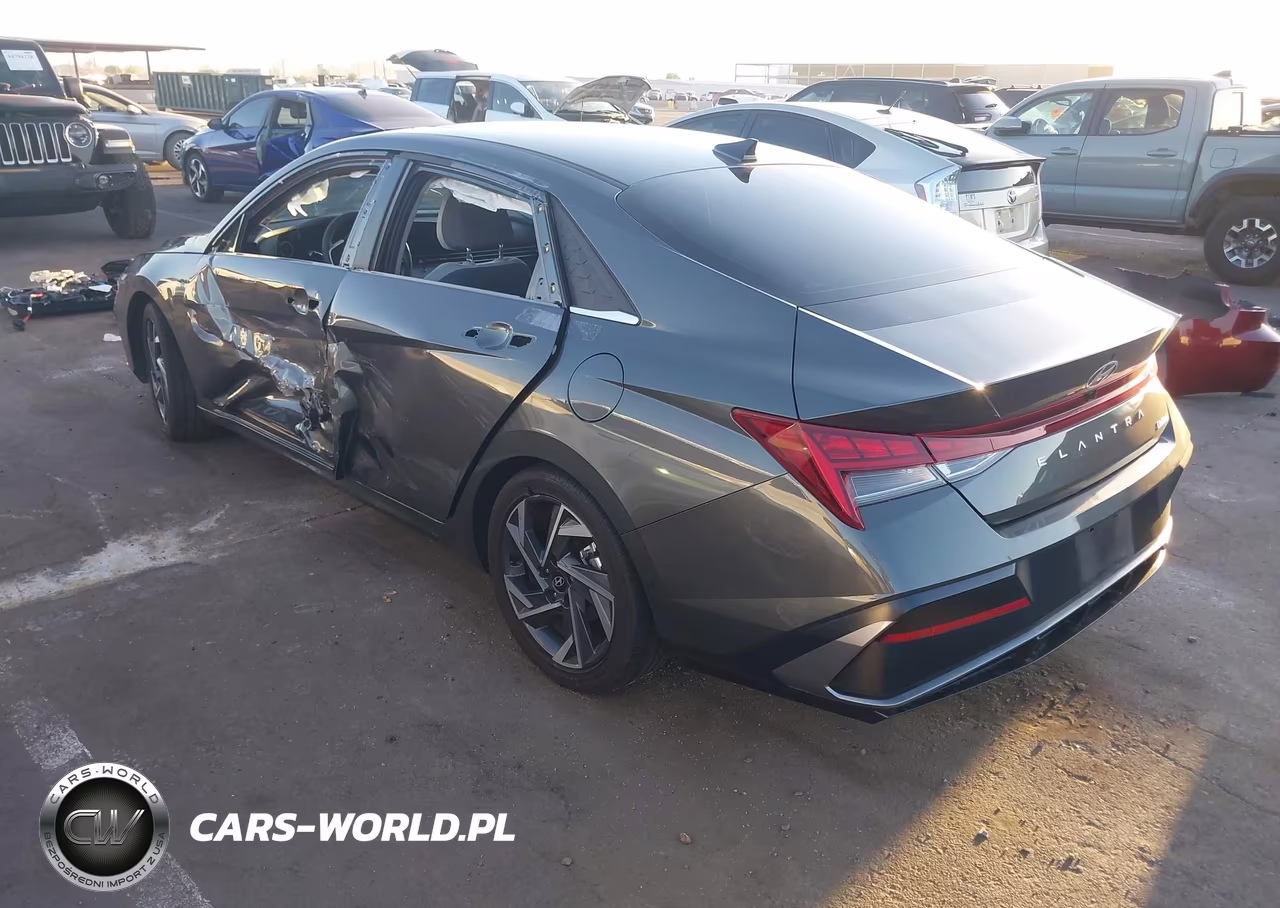 2025 Hyundai Elantra Limited VIN:KMHLP4DG3SU957723 - 3