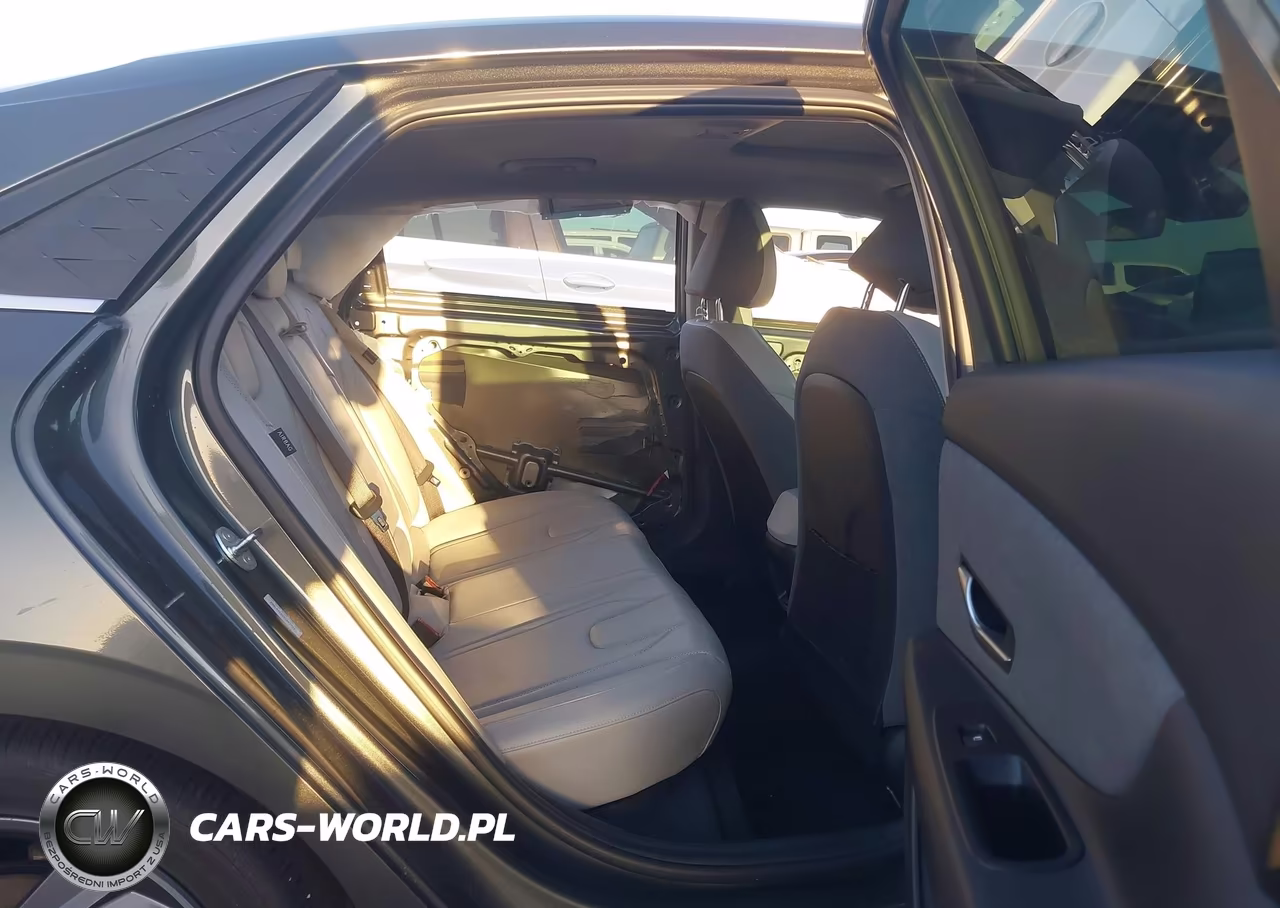 2025 Hyundai Elantra Limited VIN:KMHLP4DG3SU957723 - 8