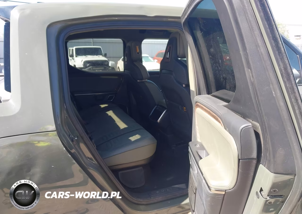 2022 Rivian R1T Launch Edition VIN:7FCTGAAL9NN009789 - 8