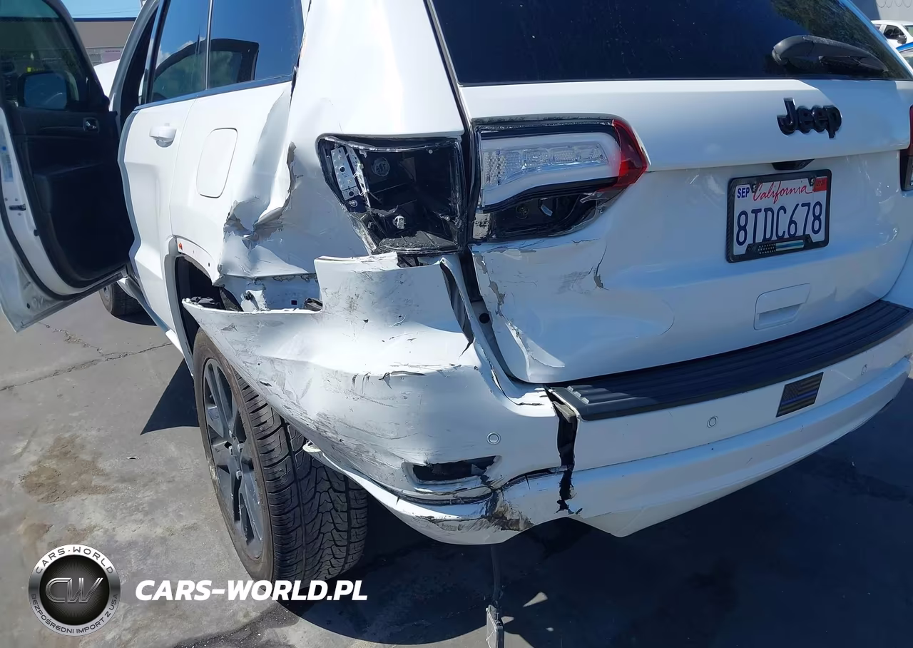 2019 Jeep Grand Cherokee Altitude 4X2 VIN:1C4RJEAGXKC858199 - 18