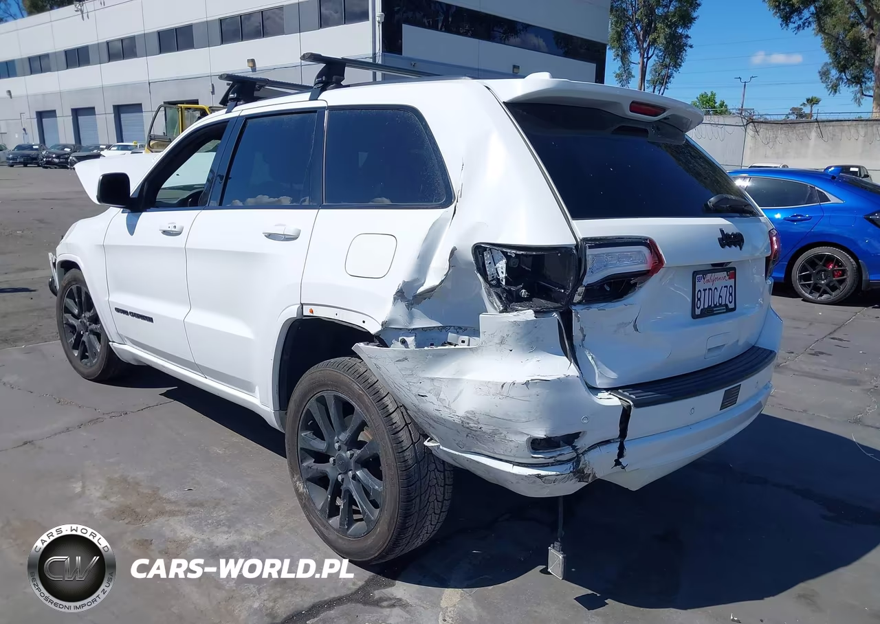 2019 Jeep Grand Cherokee Altitude 4X2 VIN:1C4RJEAGXKC858199 - 3