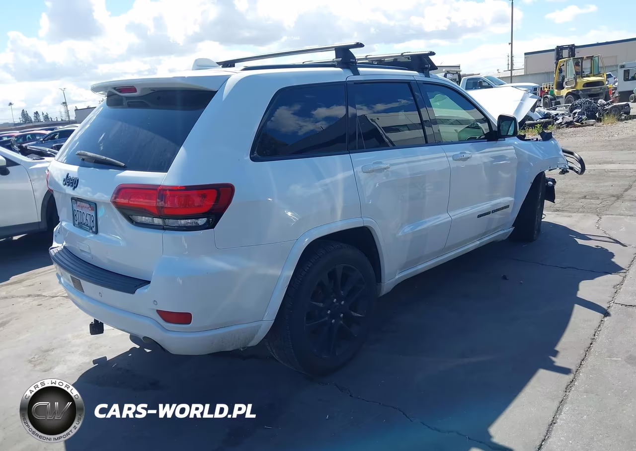 2019 Jeep Grand Cherokee Altitude 4X2 VIN:1C4RJEAGXKC858199 - 4