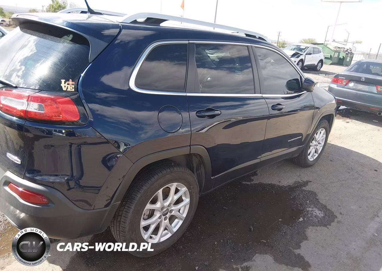 2015 Jeep Cherokee Latitude VIN:1C4PJMCS9FW545877 - 14