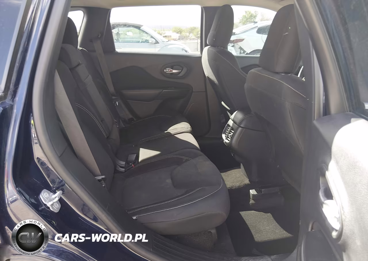 2015 Jeep Cherokee Latitude VIN:1C4PJMCS9FW545877 - 8