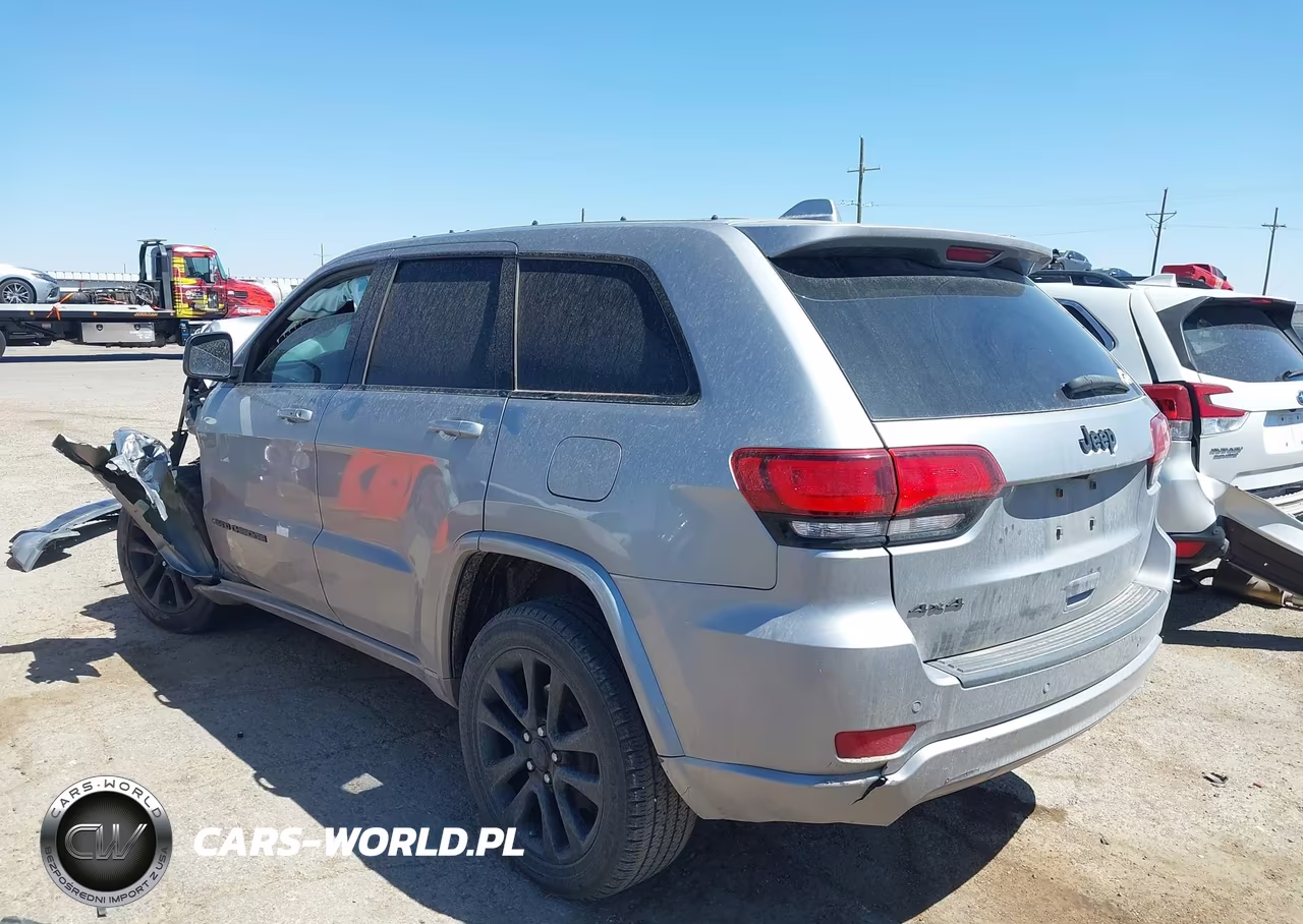 2019 Jeep Grand Cherokee Altitude 4X4 VIN:1C4RJFAG1KC529557 - 3