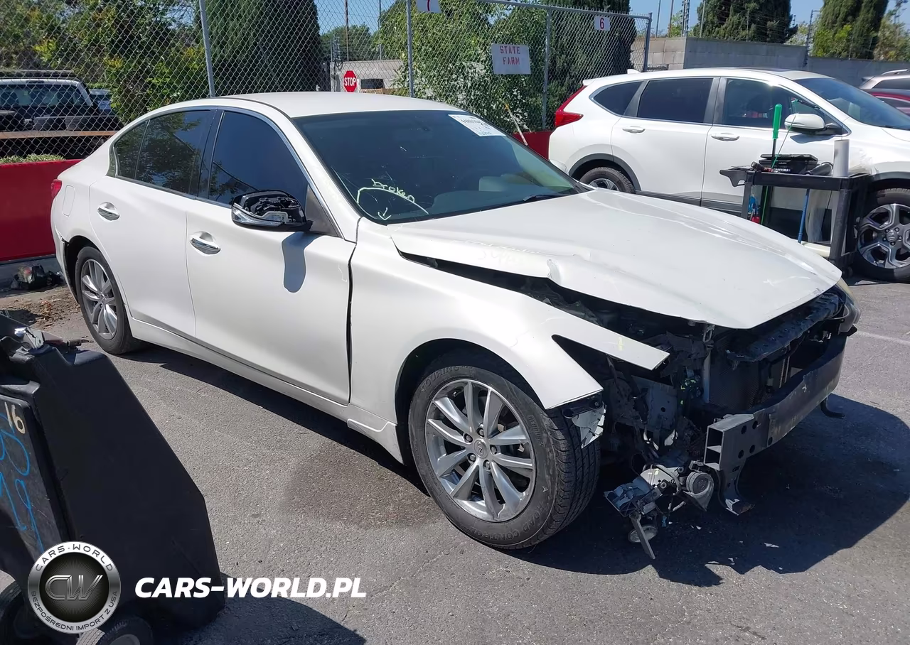 2015 Infiniti Q50