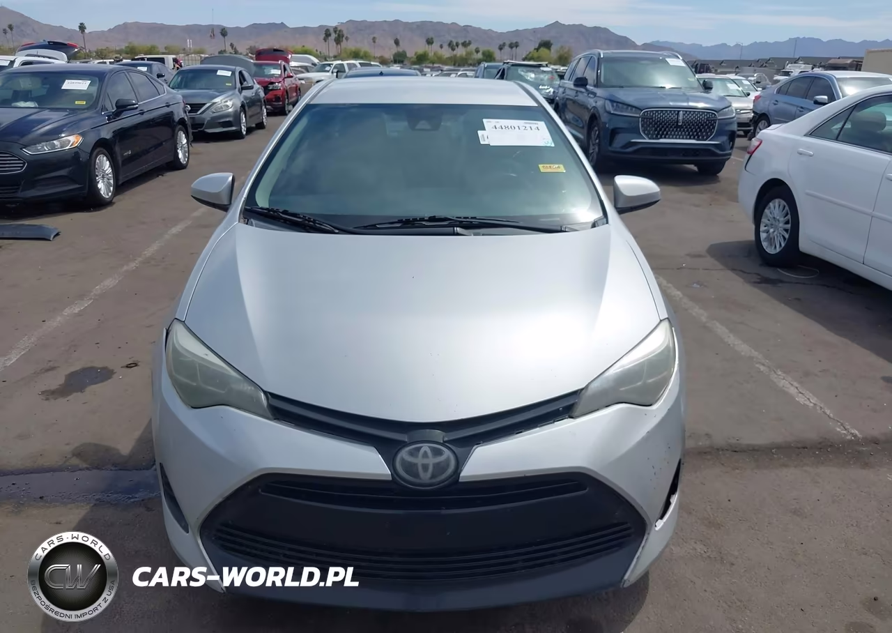2019 Toyota Corolla Le VIN:5YFBURHE7KP889440 - 17