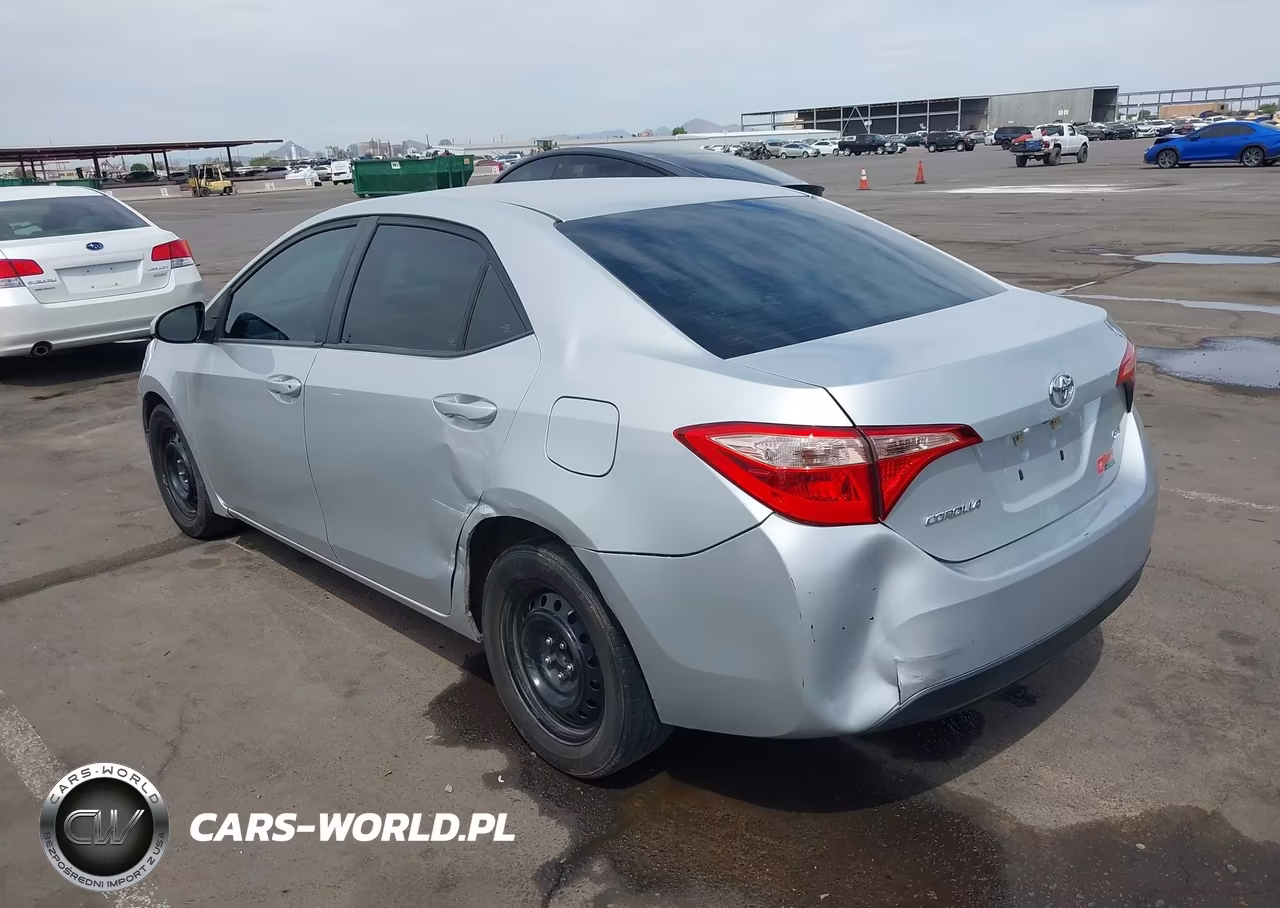 2019 Toyota Corolla Le VIN:5YFBURHE7KP889440 - 3