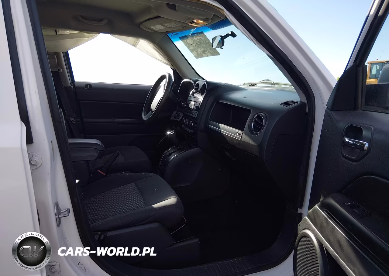 2010 Jeep Patriot Sport VIN:1J4NF2GB7AD565194 - 5