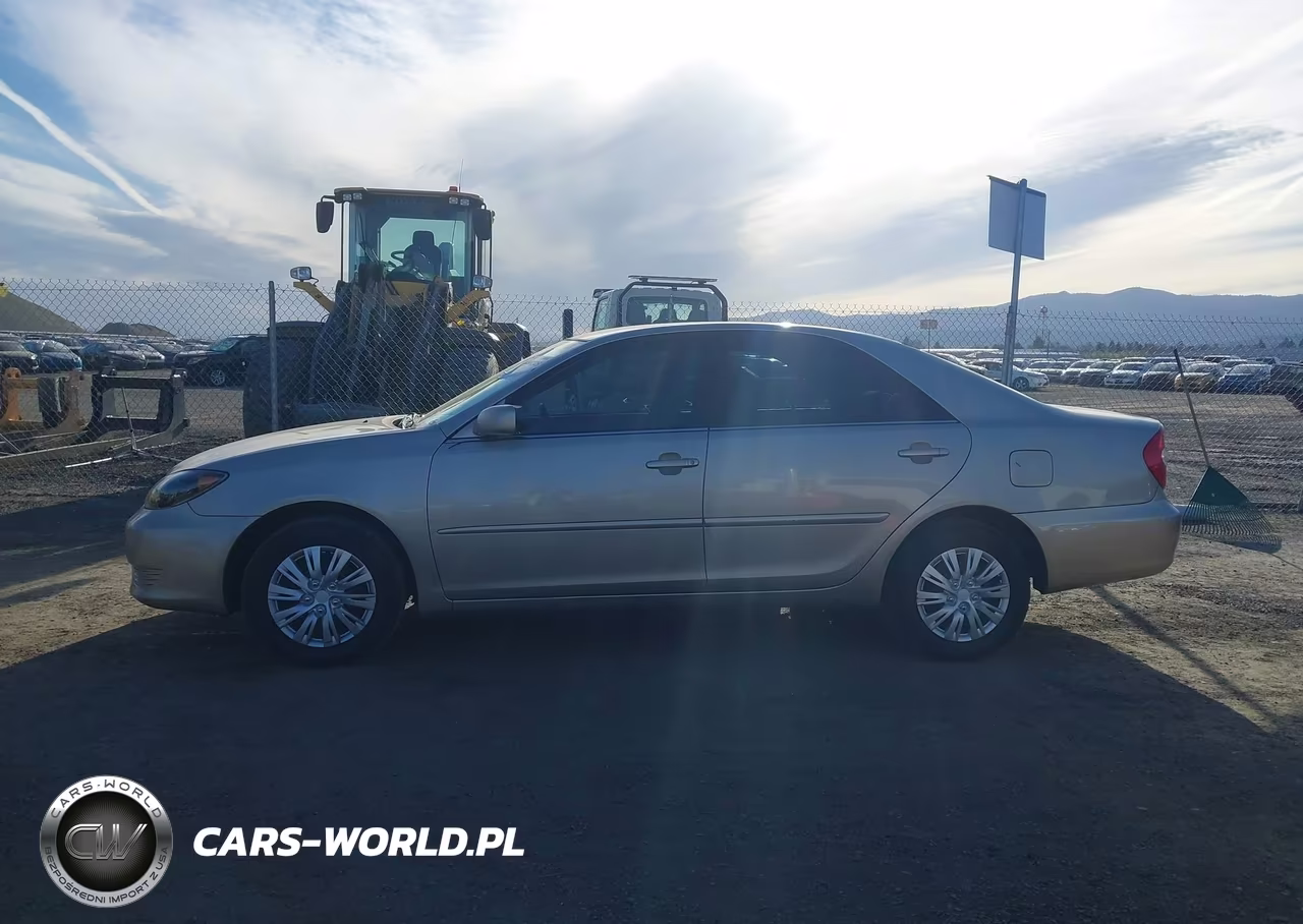 2005 Toyota Camry Le VIN:4T1BE32K15U522299 - 14