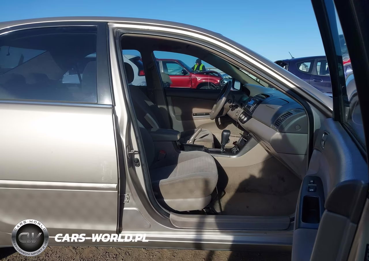 2005 Toyota Camry Le VIN:4T1BE32K15U522299 - 5