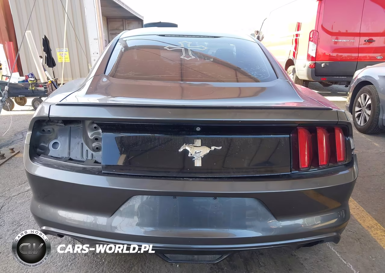 2016 Ford Mustang V6 VIN:1FA6P8AM5G5206715 - 17