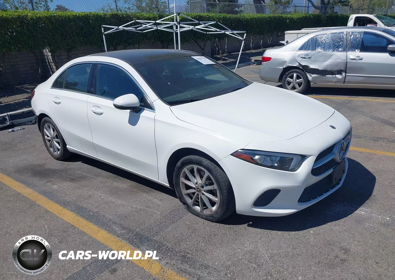 2019 Mercedes-Benz A 220