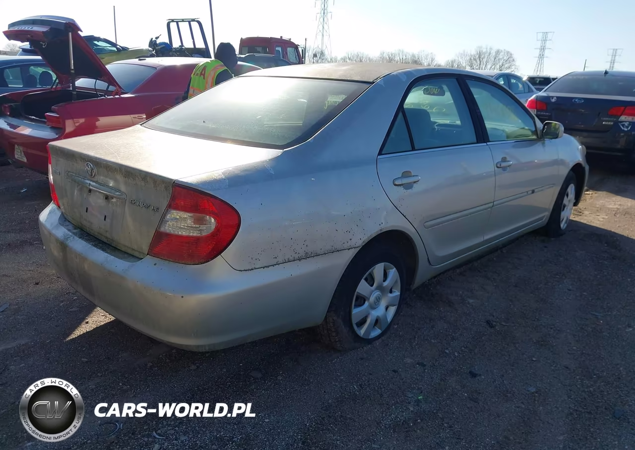 2003 Toyota Camry Le VIN:4T1BE32KX3U717007 - 4