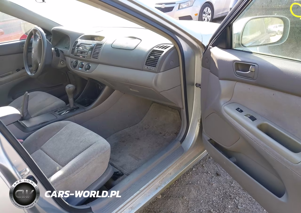 2003 Toyota Camry Le VIN:4T1BE32KX3U717007 - 5