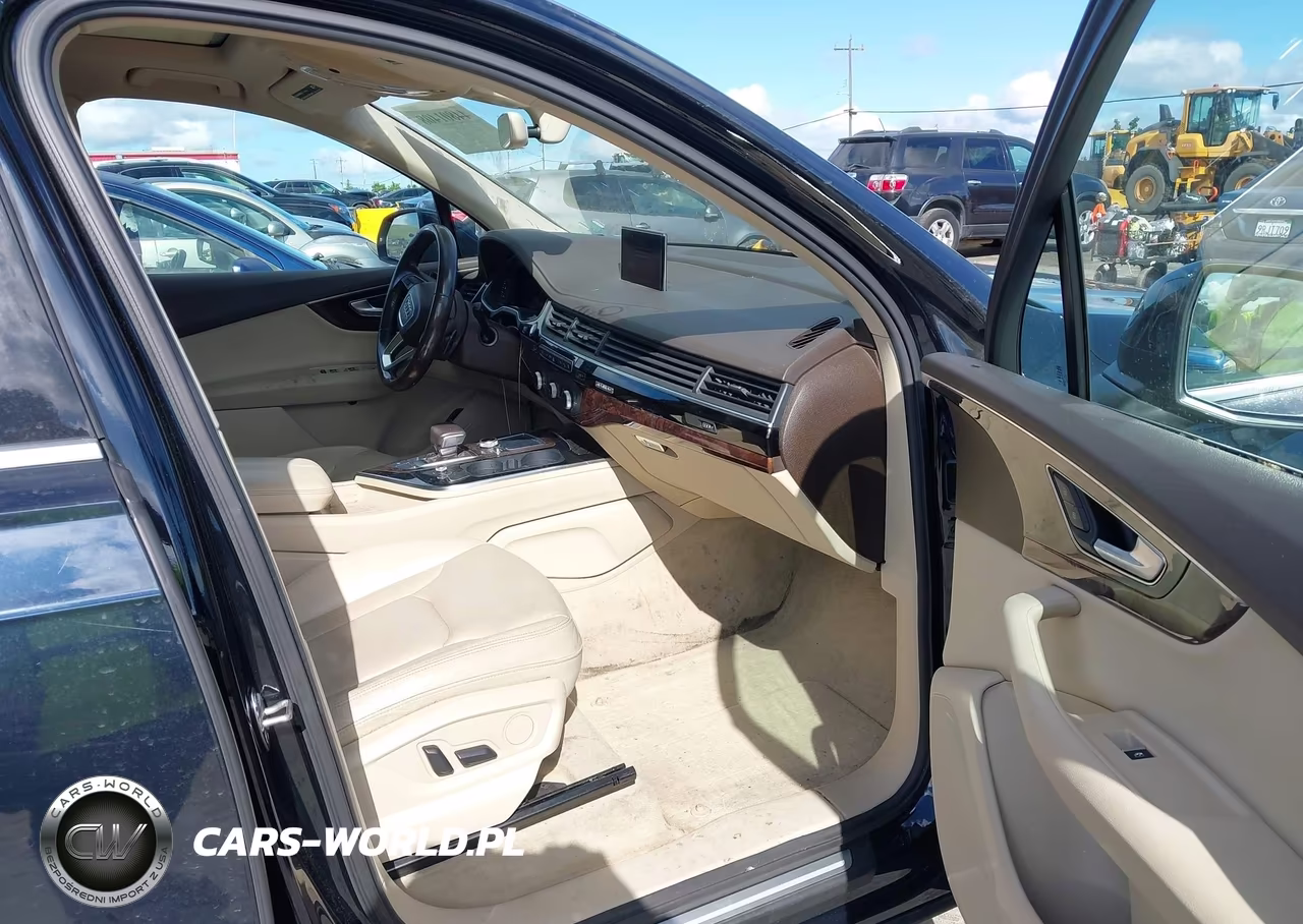 2017 Audi Q7 3.0T Premium VIN:WA1LAAF73HD017930 - 5