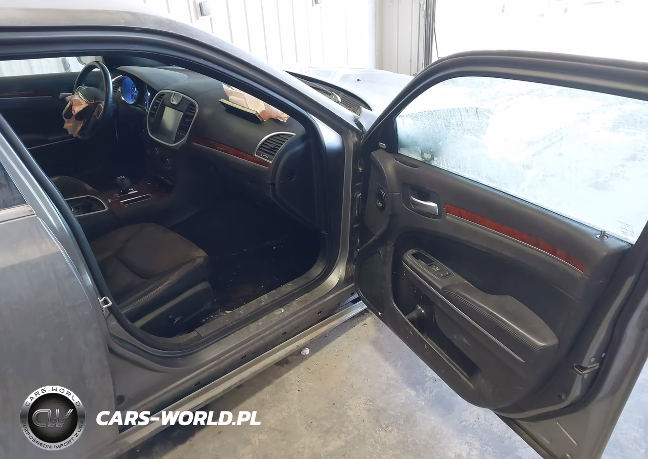 2012 Chrysler 300 Limited VIN:2C3CCACG1CH274492 - 5