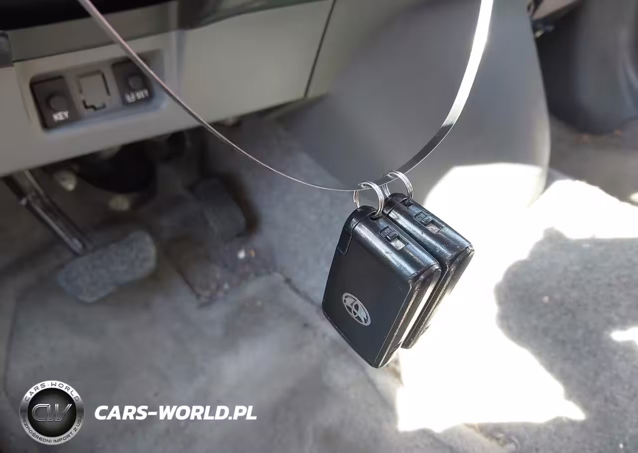 2007 Toyota Prius VIN:JTDKB20UX77087652 - 11