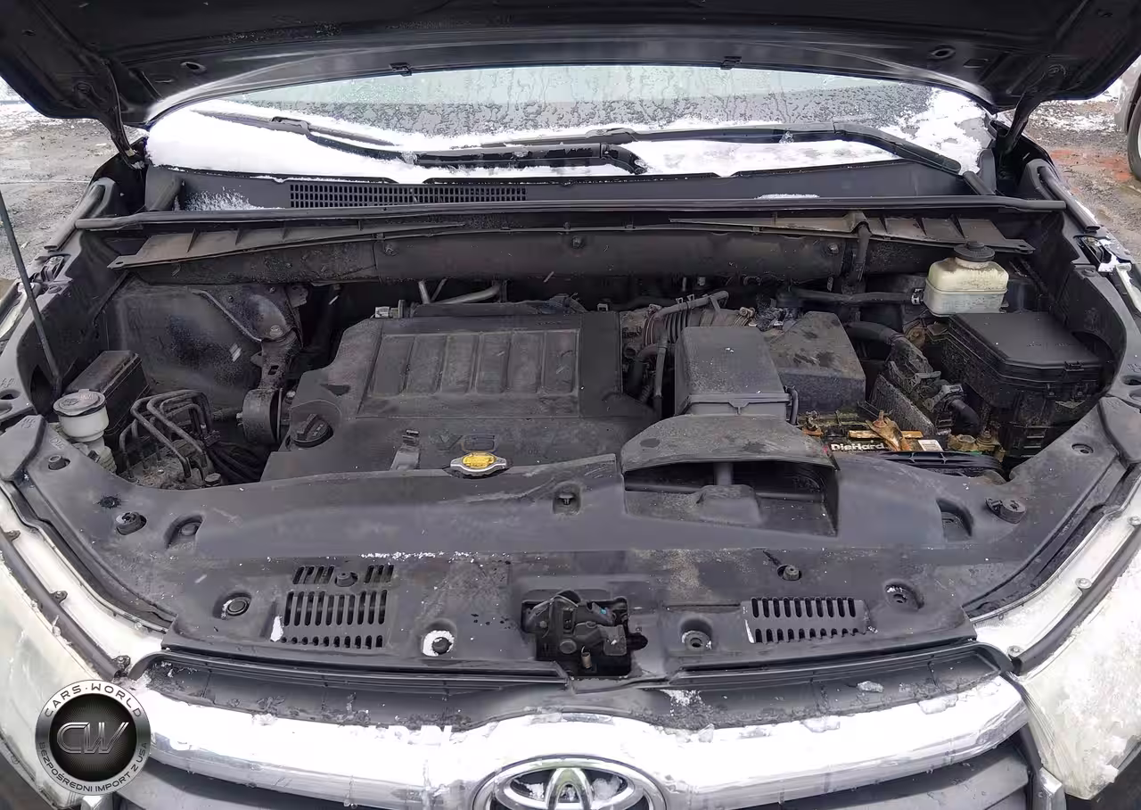 2015 Toyota Highlander Le Plus V6 VIN:5TDBKRFH3FS131286 - 10