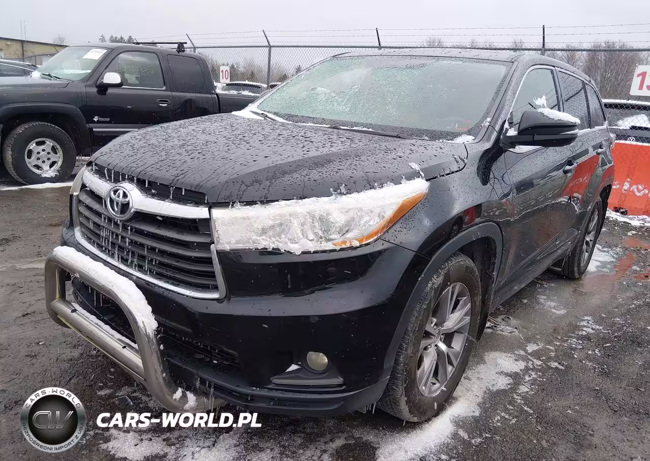 2015 Toyota Highlander Le Plus V6 VIN:5TDBKRFH3FS131286 - 2