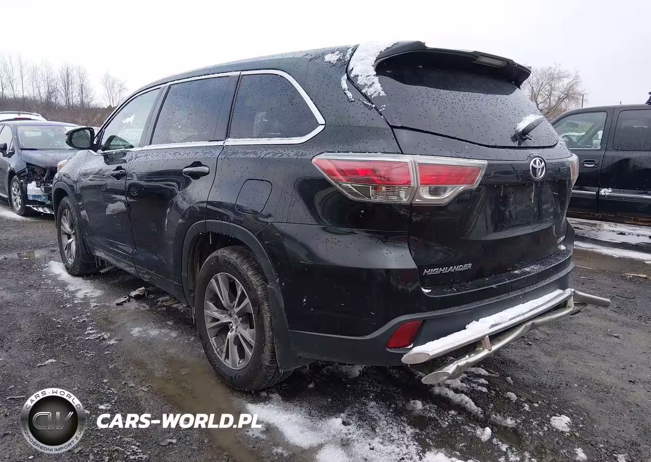 2015 Toyota Highlander Le Plus V6 VIN:5TDBKRFH3FS131286 - 3