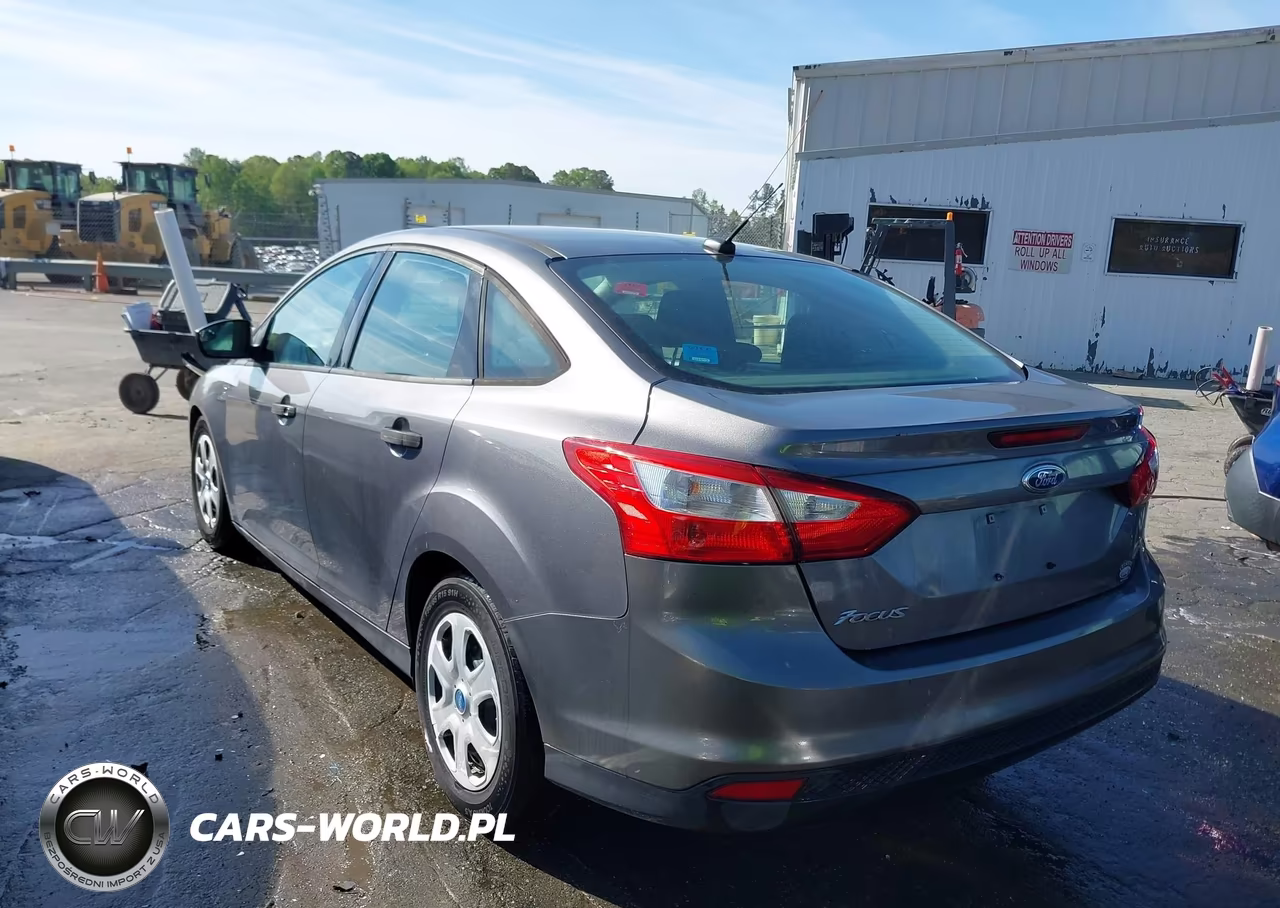 2012 Ford Focus S VIN:1FAHP3E21CL182505 - 3