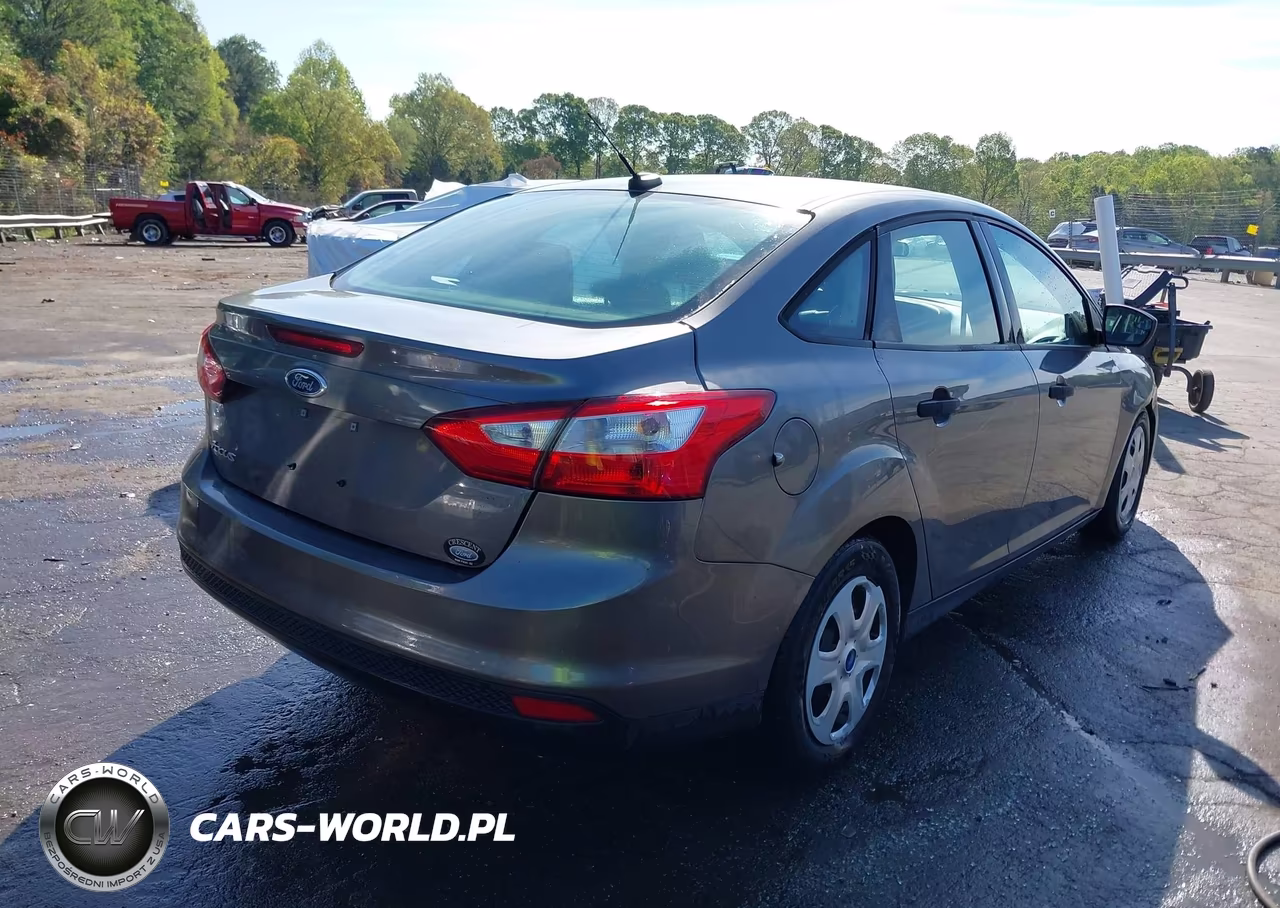 2012 Ford Focus S VIN:1FAHP3E21CL182505 - 4