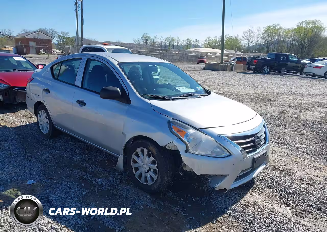 2015 Nissan Versa 1.6 S+