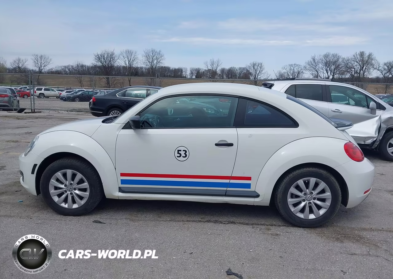 2014 Volkswagen Beetle 2.5L Entry VIN:3VWFP7AT0EM621733 - 14