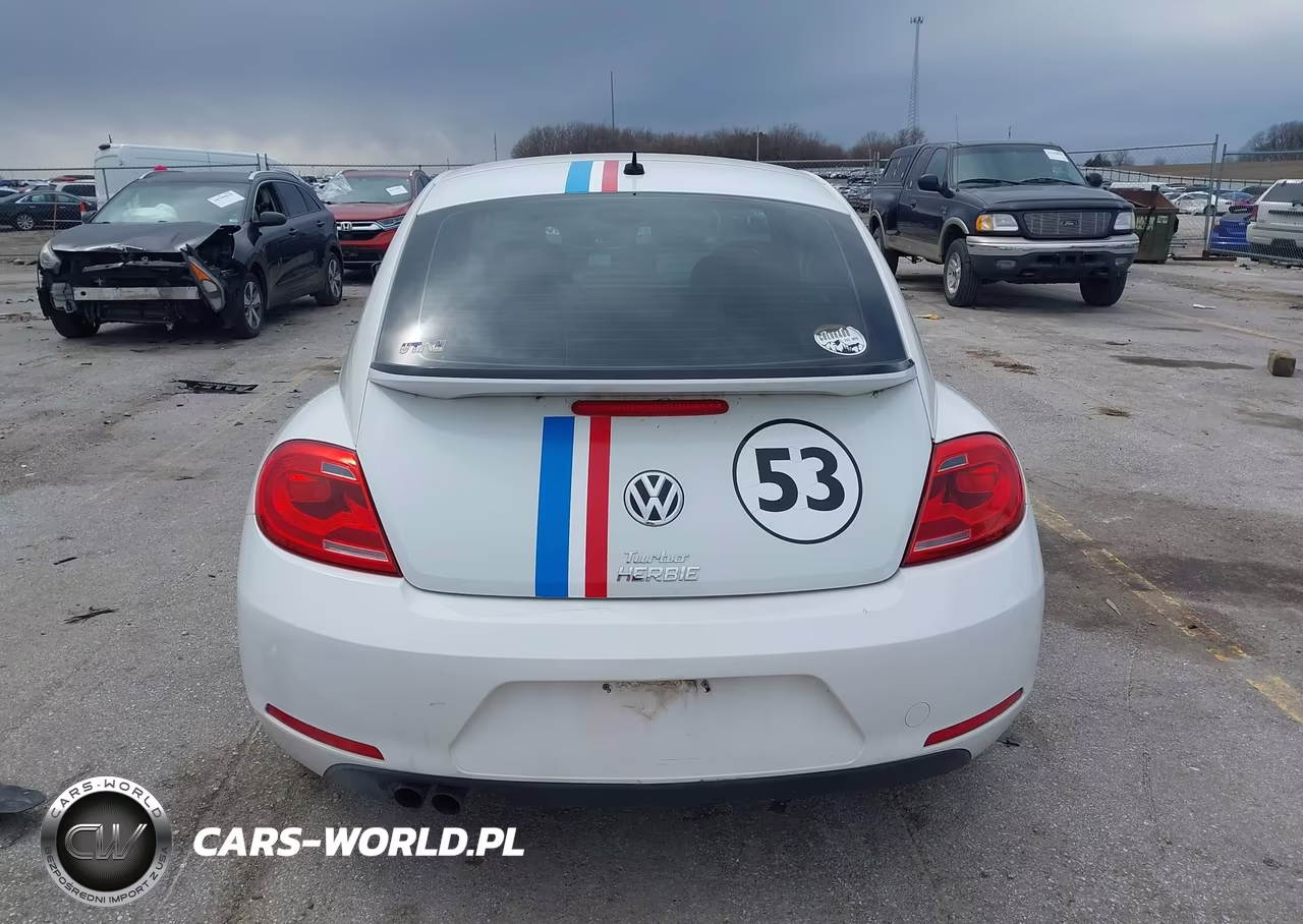 2014 Volkswagen Beetle 2.5L Entry VIN:3VWFP7AT0EM621733 - 16