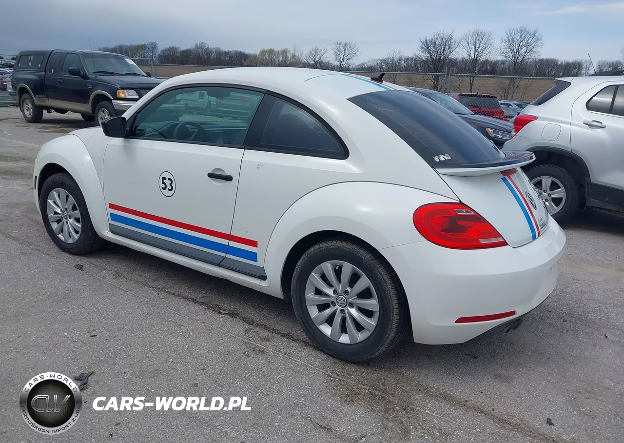 2014 Volkswagen Beetle 2.5L Entry VIN:3VWFP7AT0EM621733 - 3