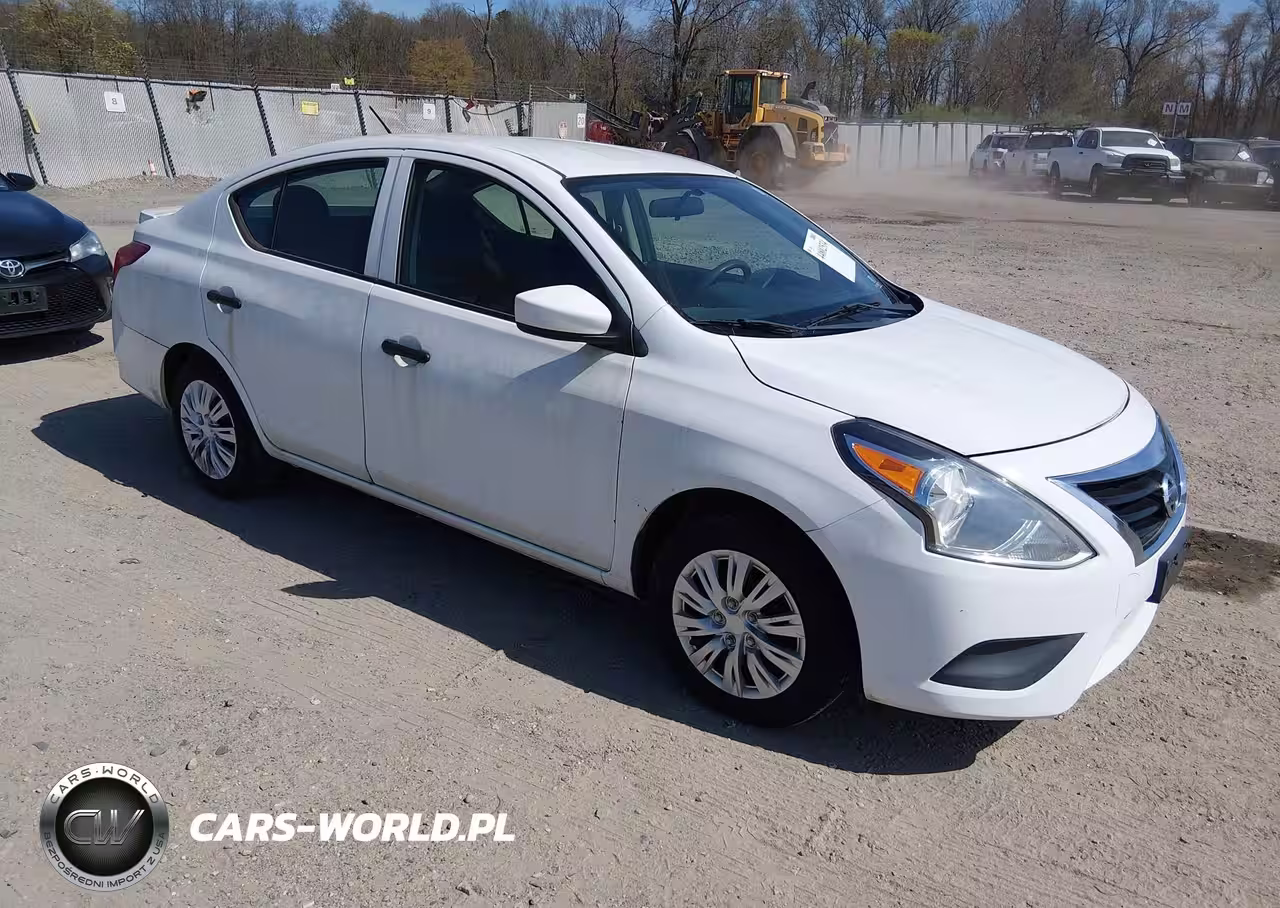 2016 Nissan Versa 1.6 S+