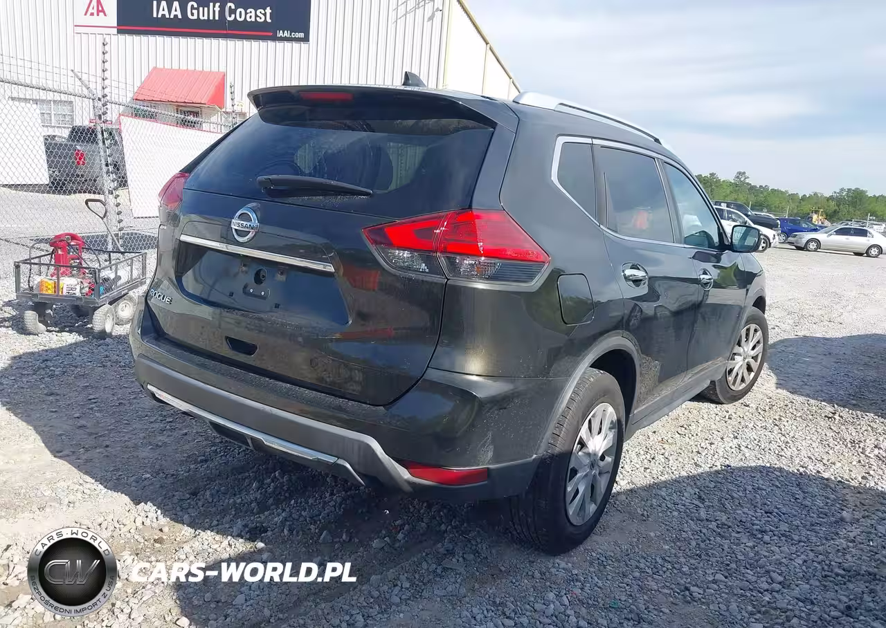 2017 Nissan Rogue S VIN:KNMAT2MT6HP570762 - 4