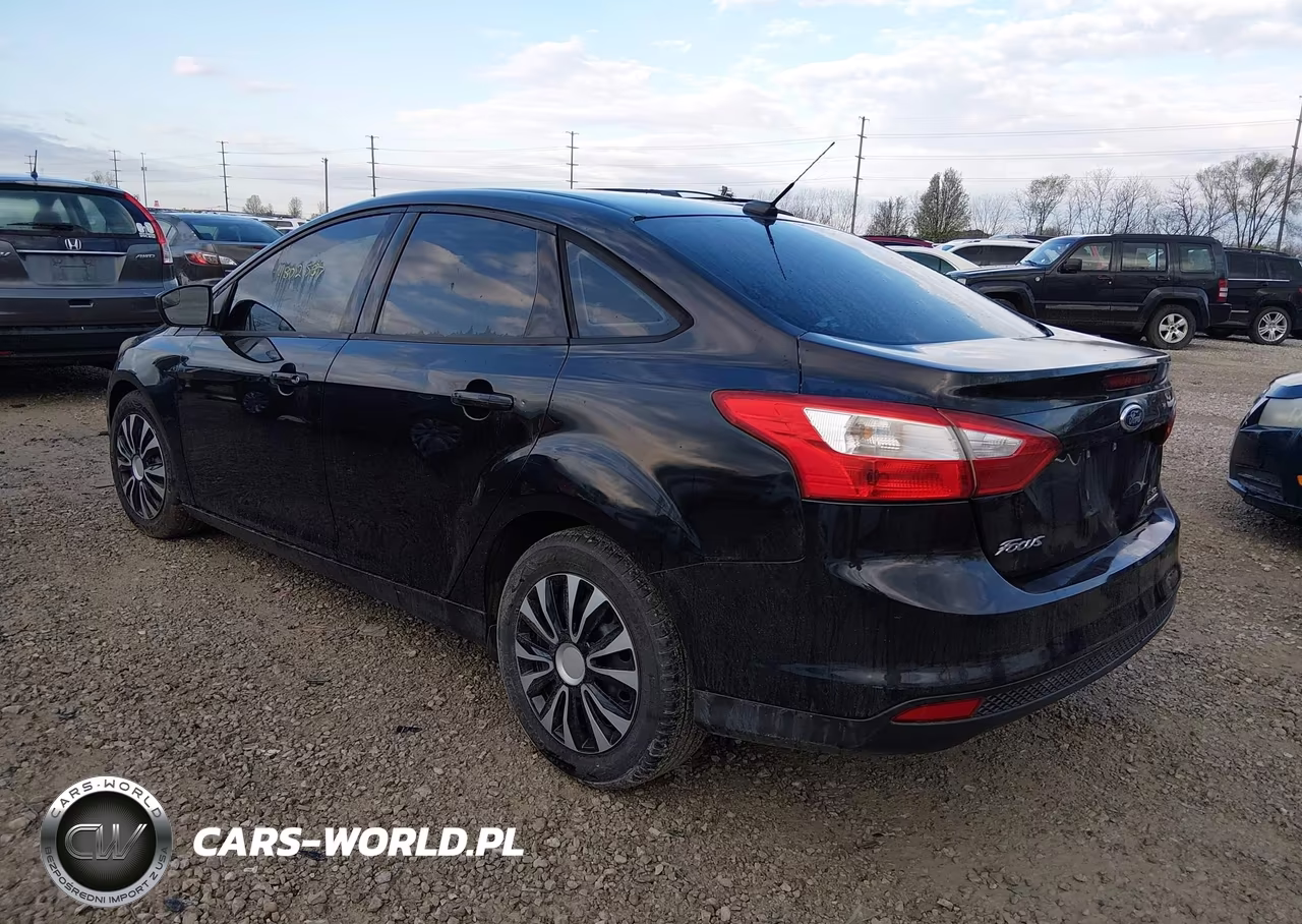2012 Ford Focus Se VIN:1FAHP3F29CL380893 - 3