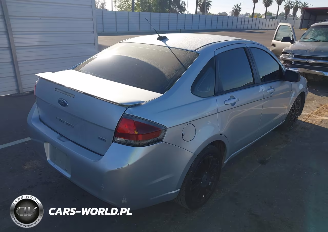 2010 Ford Focus Ses VIN:1FAHP3GN5AW196734 - 4