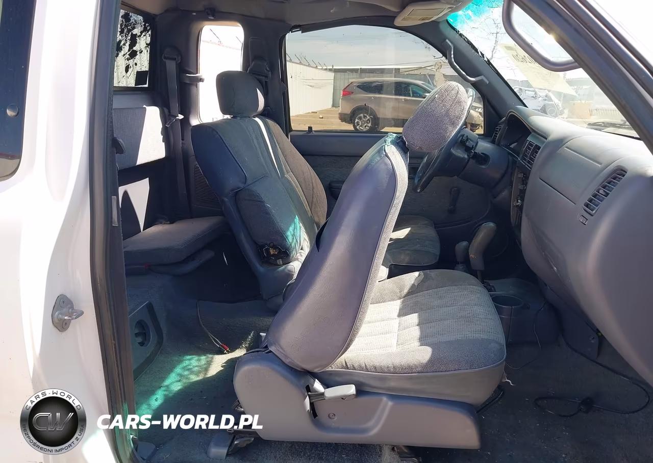 1999 Toyota Tacoma VIN:4TAWN72N8XZ450624 - 8
