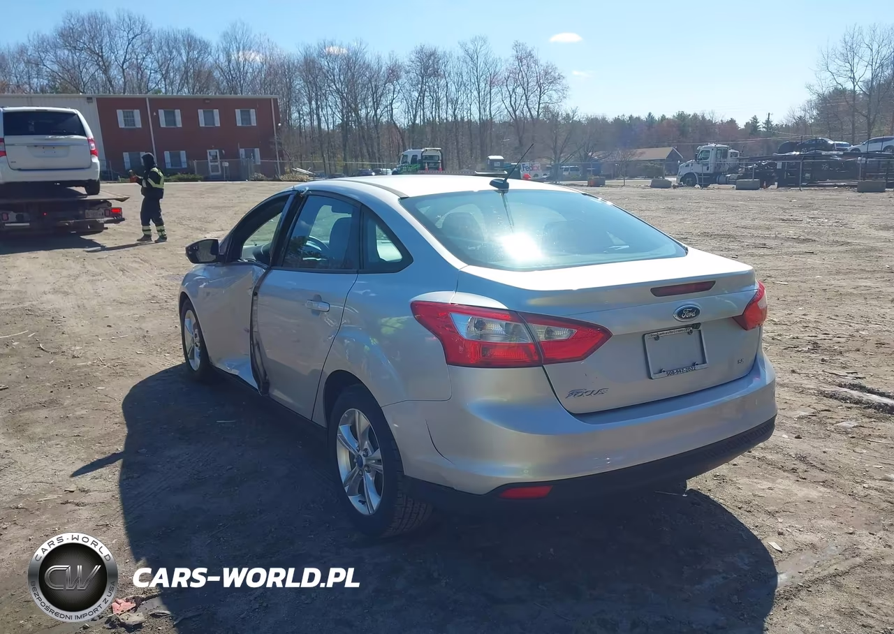 2013 Ford Focus Se VIN:1FADP3F28DL340370 - 3