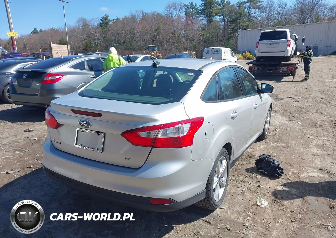 2013 Ford Focus Se VIN:1FADP3F28DL340370 - 4