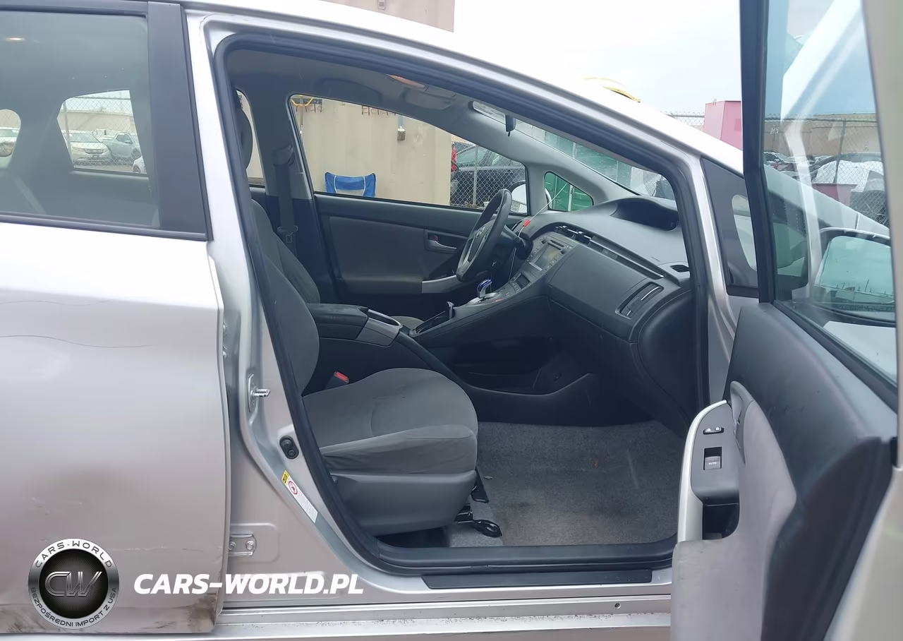 2014 Toyota Prius Five-Four-Three-Two VIN:JTDKN3DU6E1736290 - 5