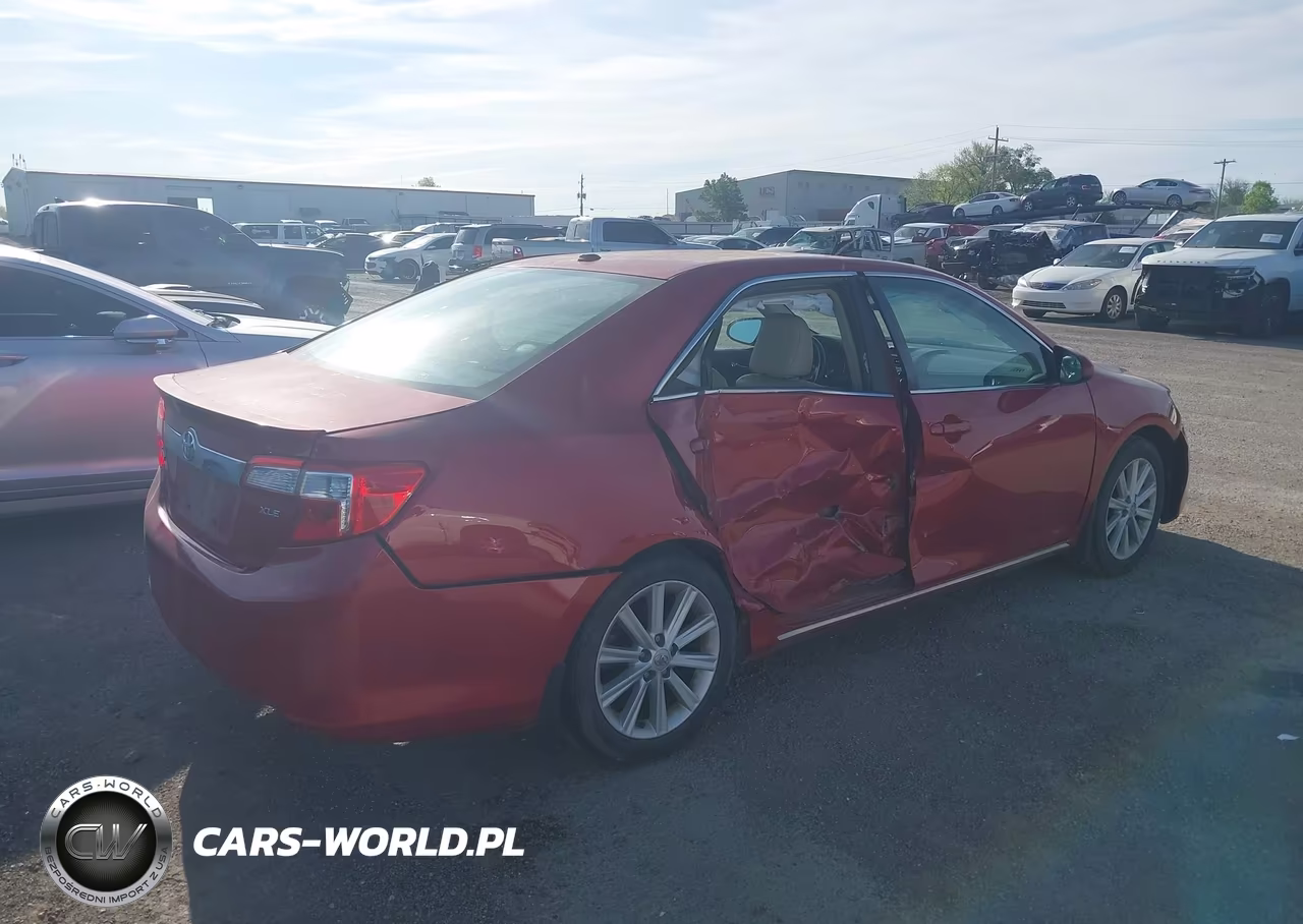2014 Toyota Camry Xle VIN:4T1BF1FK5EU744761 - 4