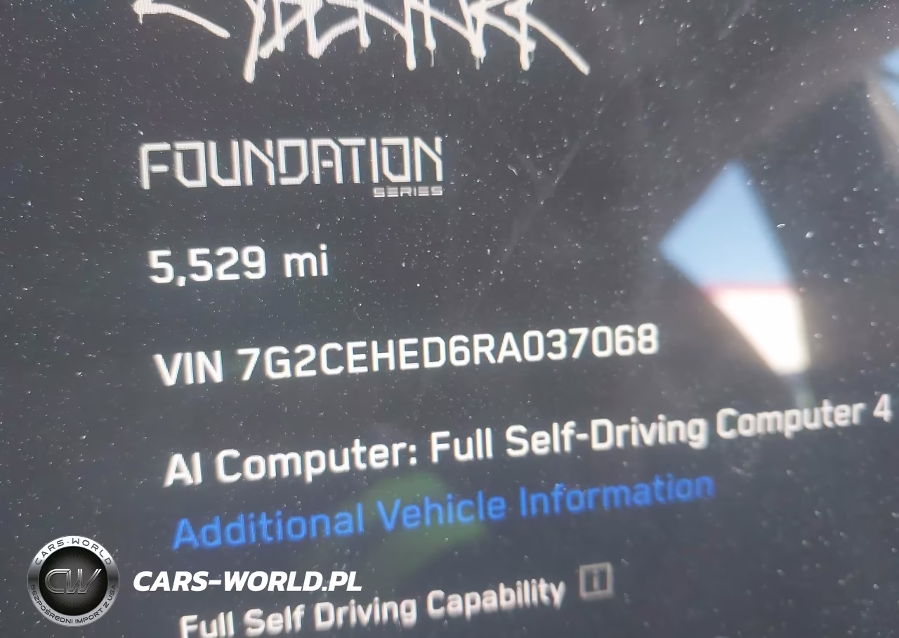 2024 Tesla Cybertruck All-Wheel Drive VIN:7G2CEHED6RA037068 - 9