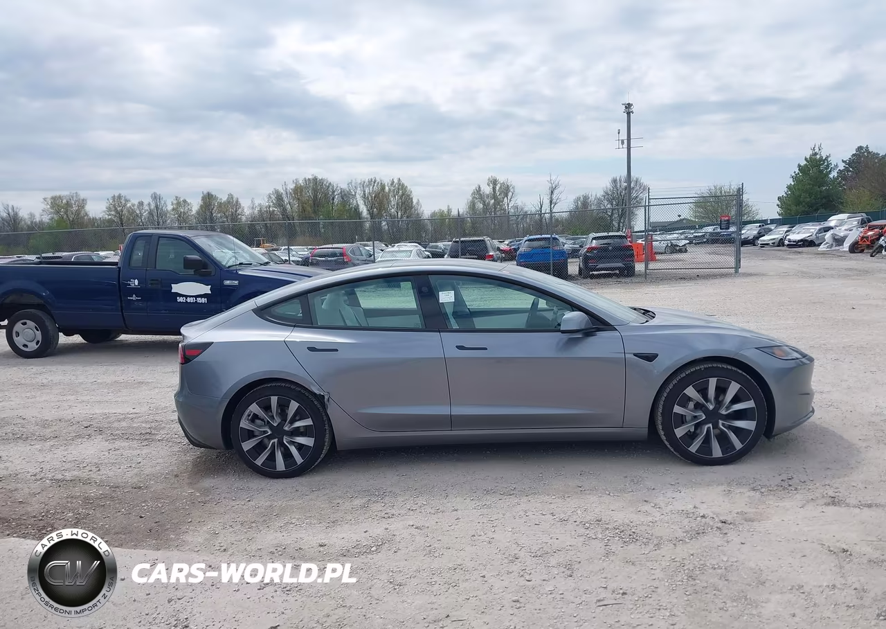 2025 Tesla Model 3 Long Range Rear-Wheel Drive-Standard Rear-Wheel Drive VIN:5YJ3E1EA0SF062847 - 13