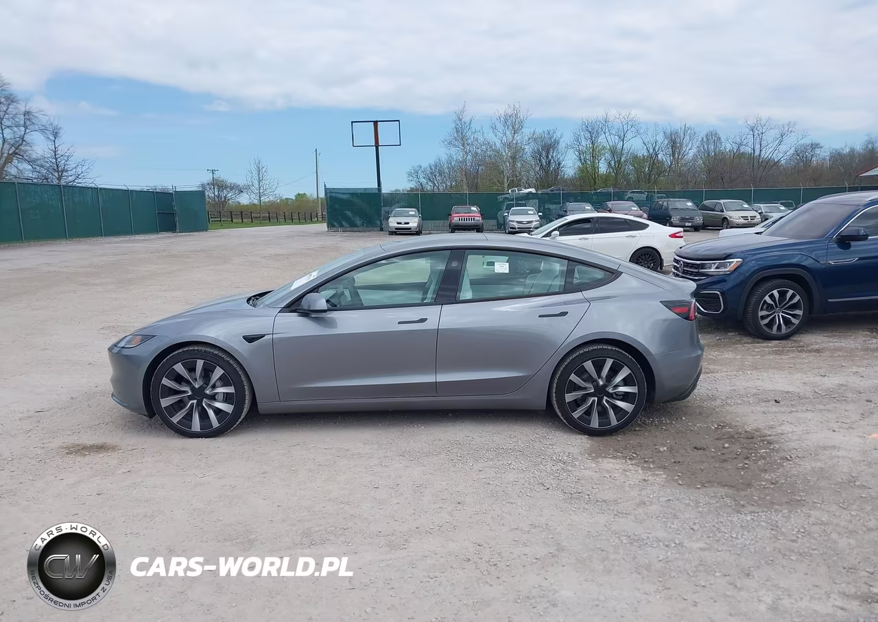 2025 Tesla Model 3 Long Range Rear-Wheel Drive-Standard Rear-Wheel Drive VIN:5YJ3E1EA0SF062847 - 14