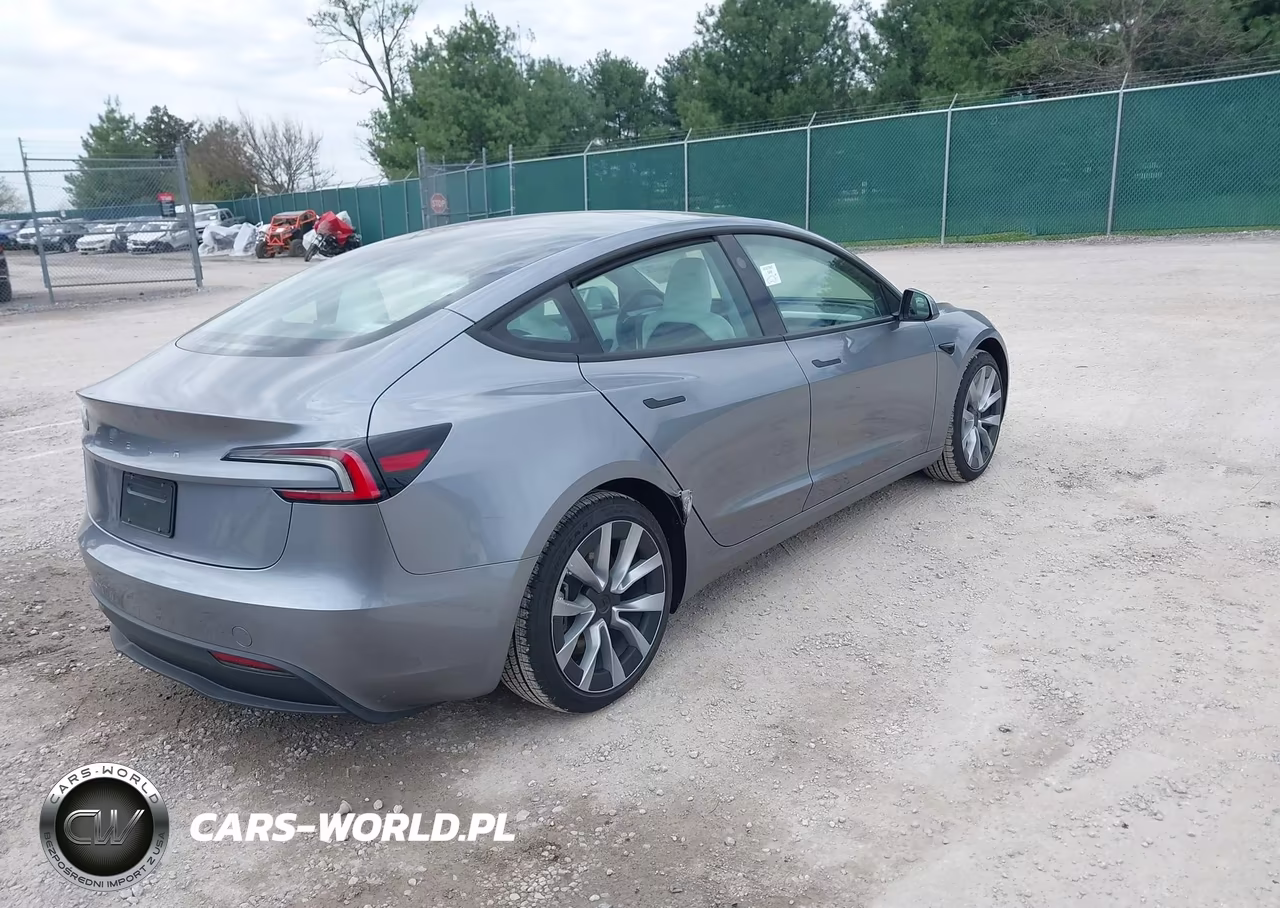 2025 Tesla Model 3 Long Range Rear-Wheel Drive-Standard Rear-Wheel Drive VIN:5YJ3E1EA0SF062847 - 4