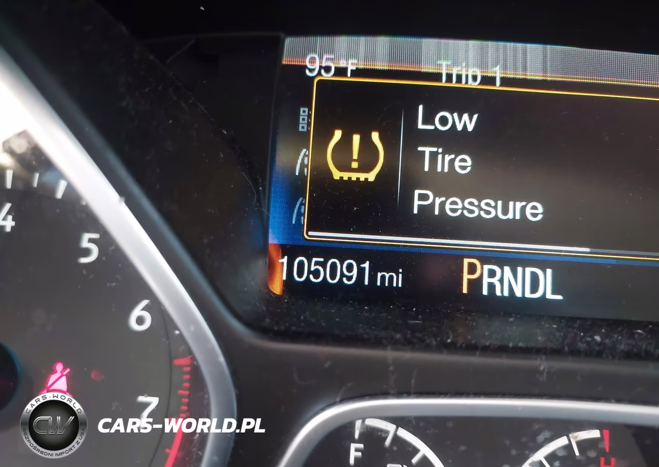 2018 Ford Focus Se VIN:1FADP3K24JL331361 - 15
