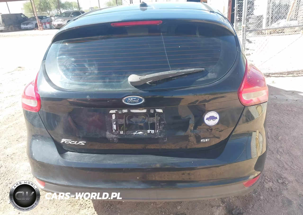 2018 Ford Focus Se VIN:1FADP3K24JL331361 - 16